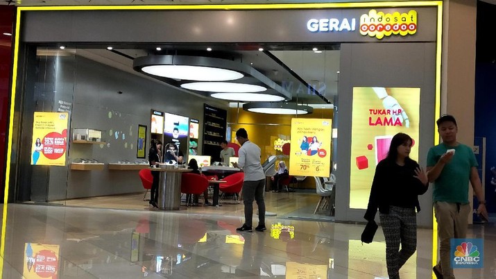 Fitch Turunkan Peringkat Indosat ke BBB